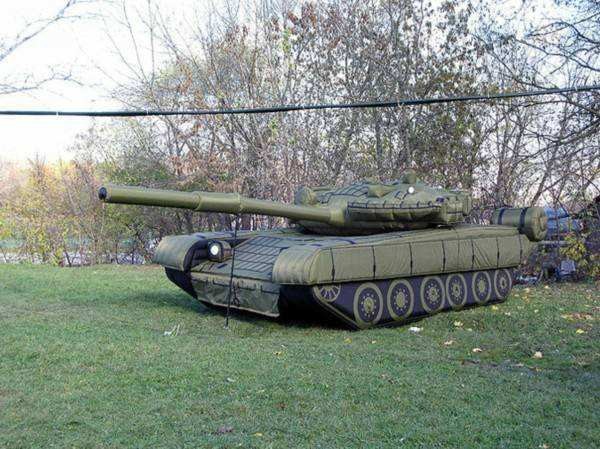 钦州陆地军事假目标坦克